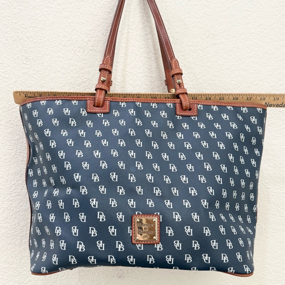 Dooney & Bourke Gretta Leisure Signature Monogram Navy Coated Canvas Large Tote - Picture 9 of 16